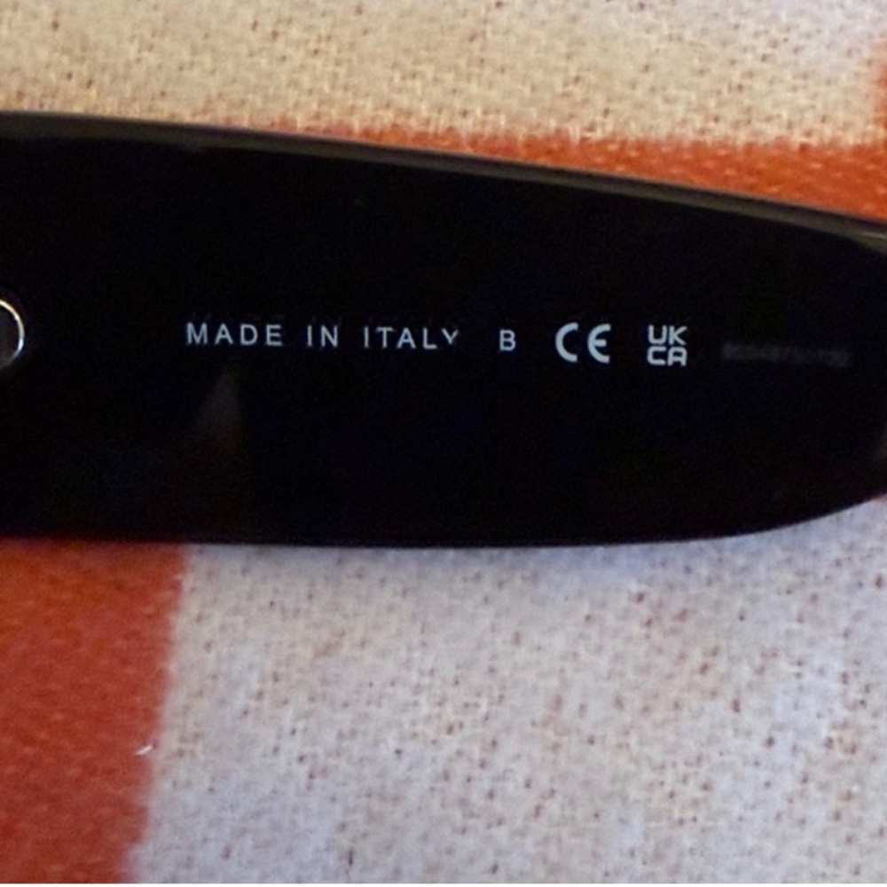 CHANEL Black Sunglasses for Women - Picture 5 of 7